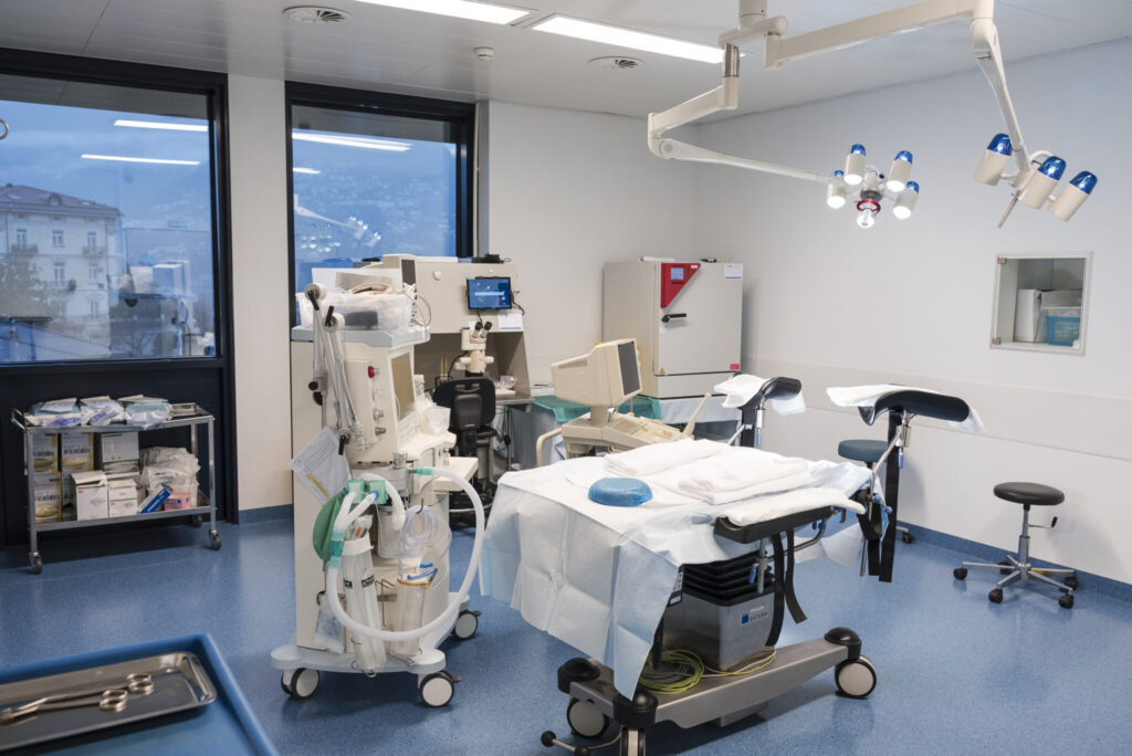 MicroTESE a Lugano presso ProCrea: scopri come funziona il recupero microchirurgico degli spermatozoi nei casi di azoospermia non ostruttiva.